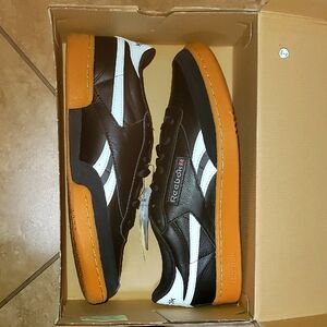 Reebok Men's CLUB C REVENGE VINTAGE Sneakers w/Gum Bottoms In Blk/white Colorway